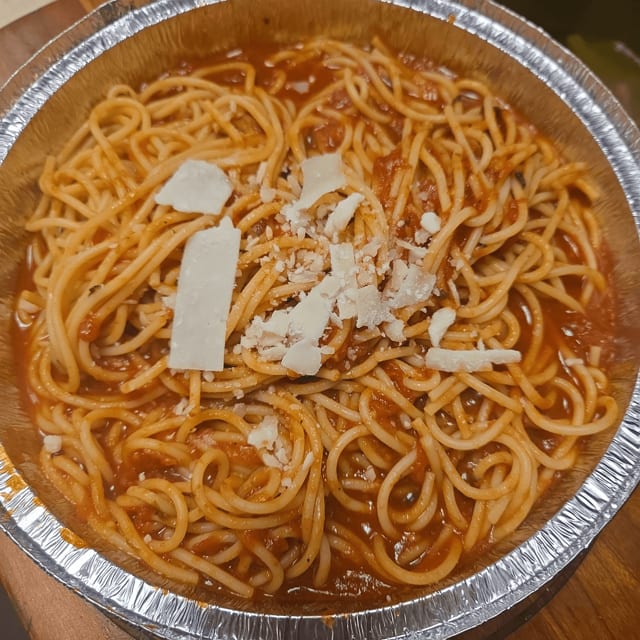 Spaghetti W tomato Sauce.
